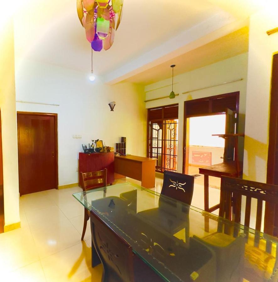 Golden Town Hotel Тангалле Екстер'єр фото